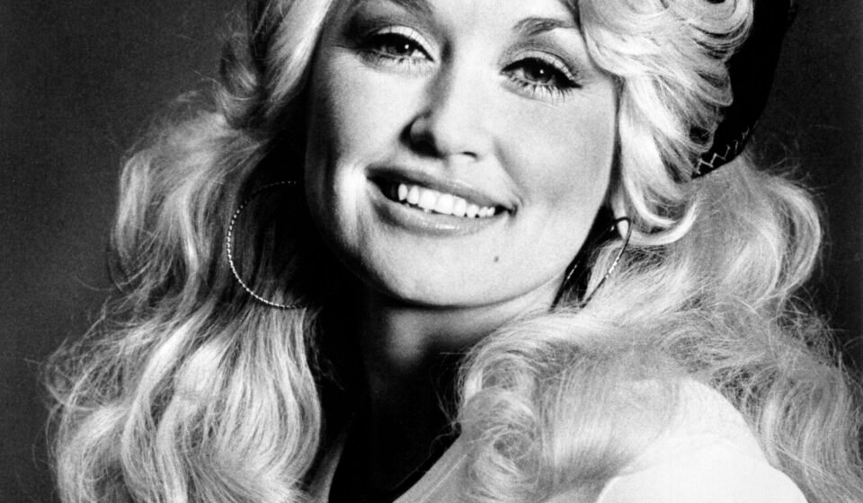 Black-and-white 1970 RCA Records publicity portrait of country singer Dolly Parton