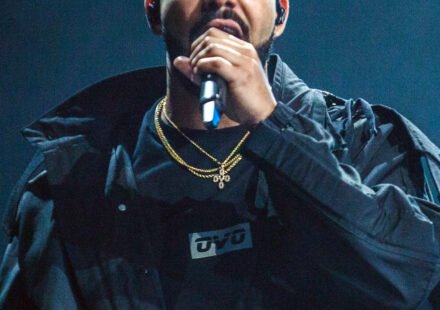 Drake performing on stage (2016)