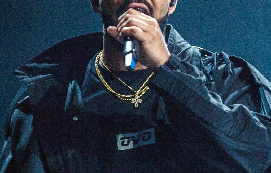 Drake performing on stage (2016)