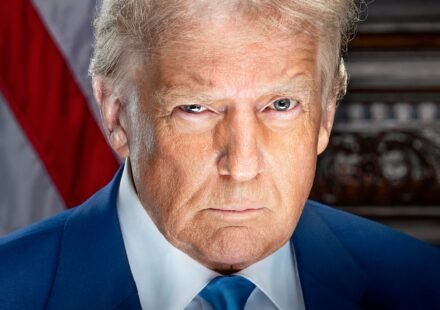 Official 2025 presidential portrait of President Donald Trump